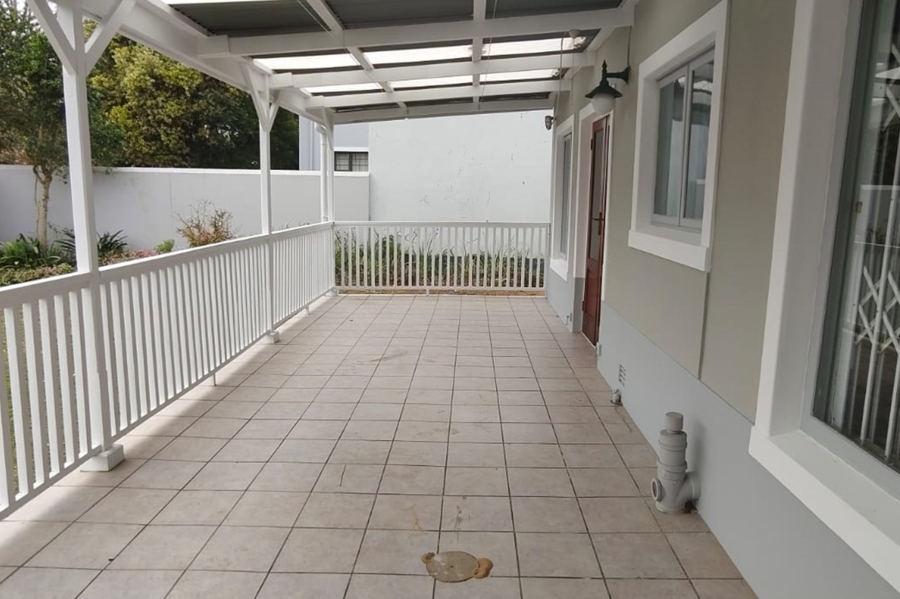 To Let 4 Bedroom Property for Rent in Heather Park Western Cape